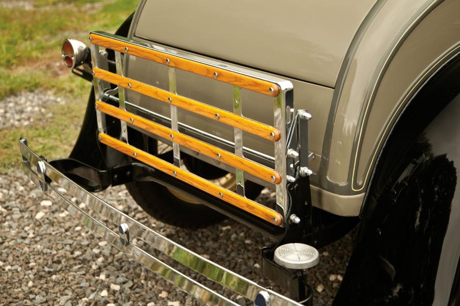  Ford Model A DeLuxe Roadster 1930 года  (фото 9 из 33)